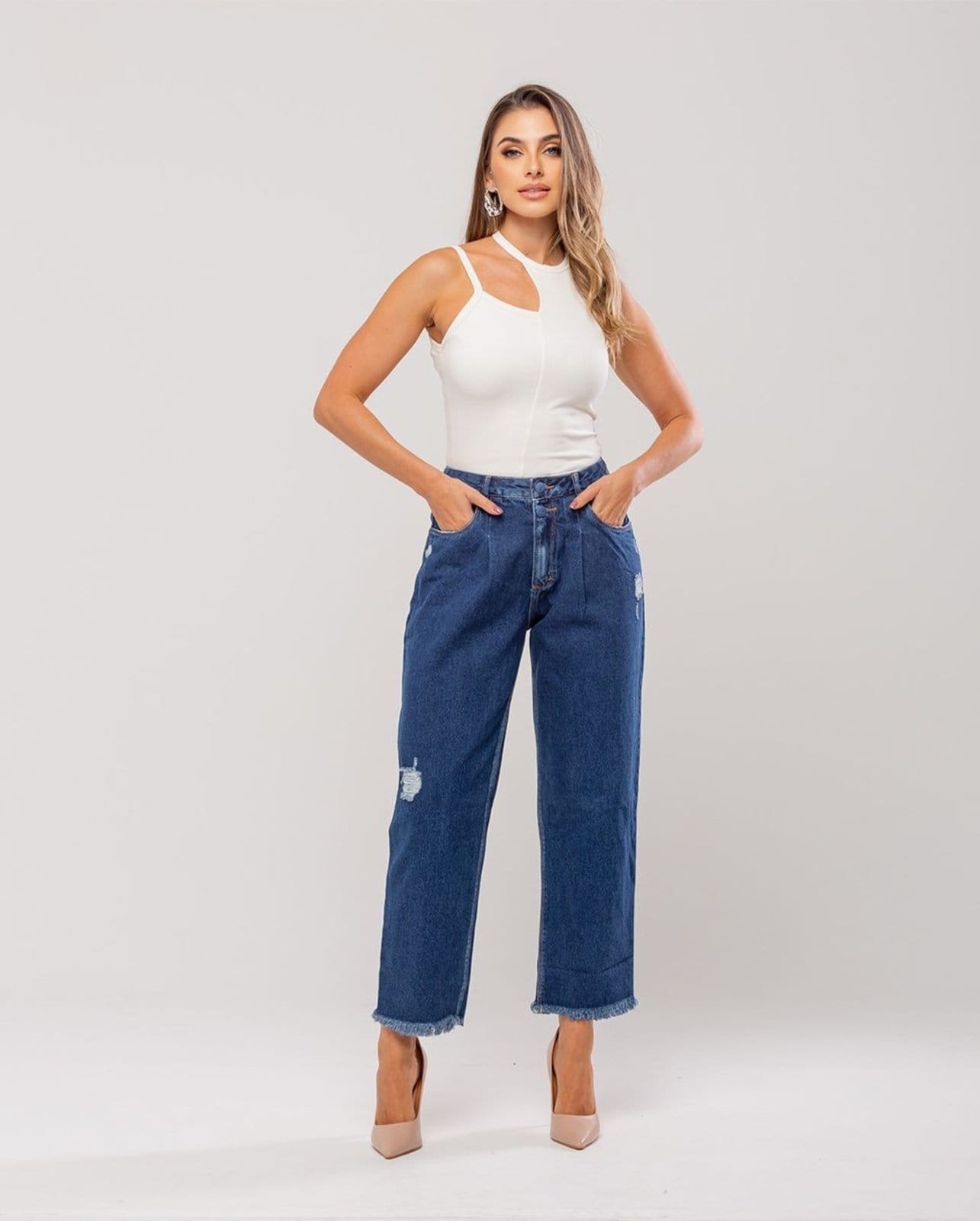 Vista principal Calça Feminina Slouchy Rasgada com Barra Desfiada 21864 Escura Consciência jeans