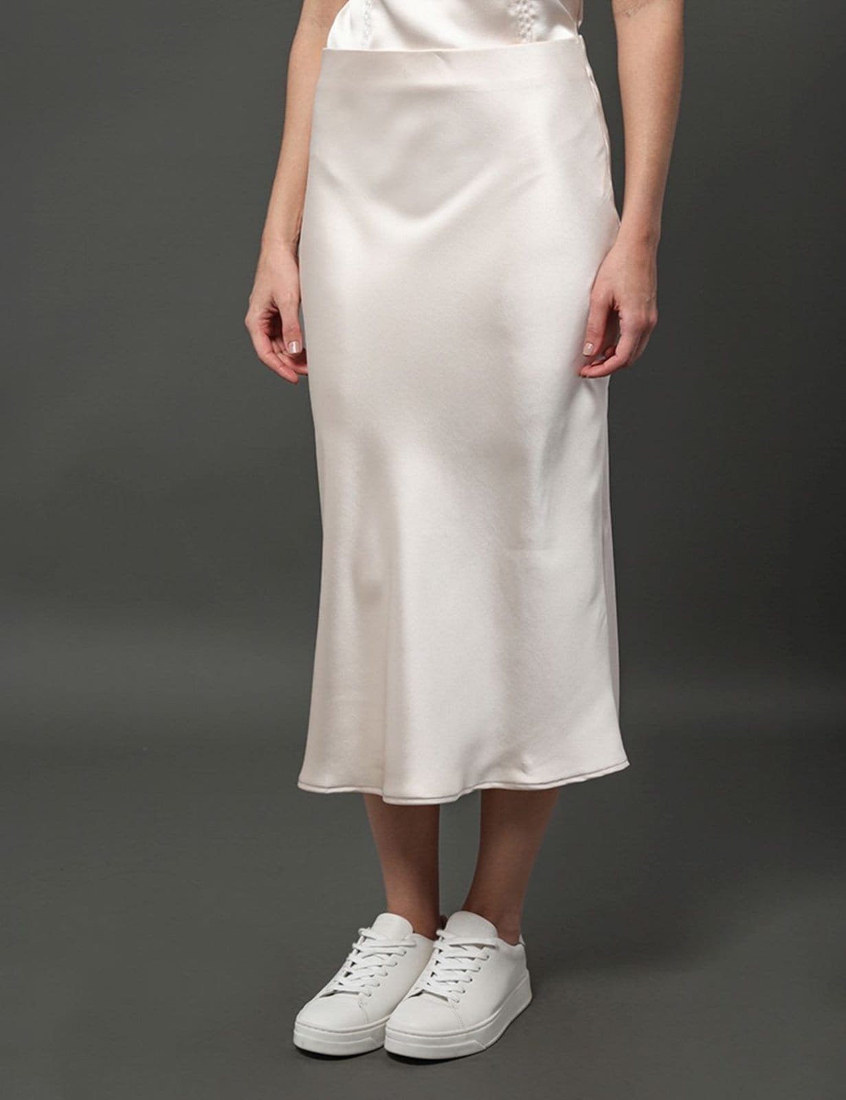 Vista principal Saia Midi Acetinada Calvin Klein Jeans - Off White Calvin Klein Jeans off-white white