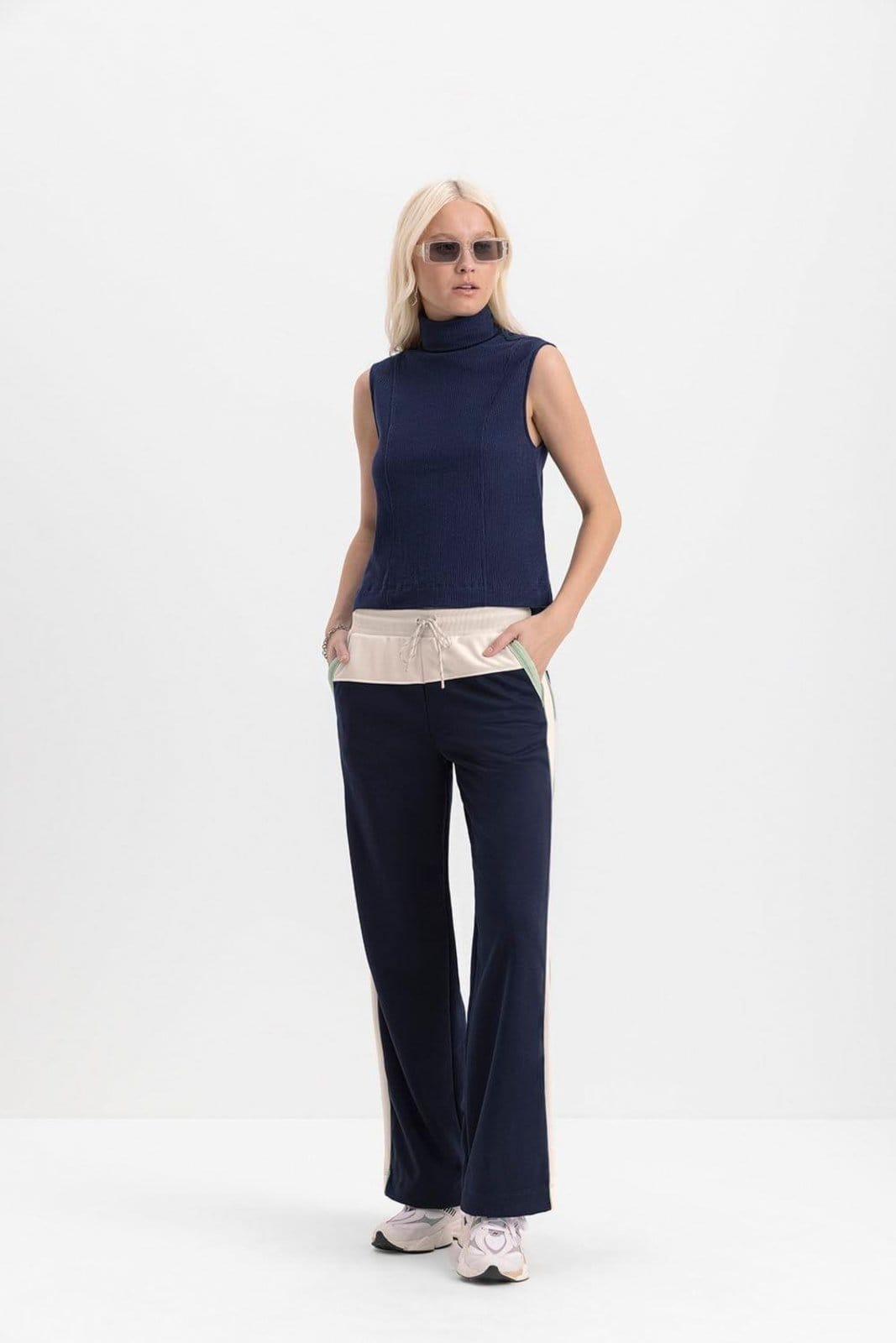 Vista principal Calça Feminina Em Moletom Essendi Escuro Essendi azul