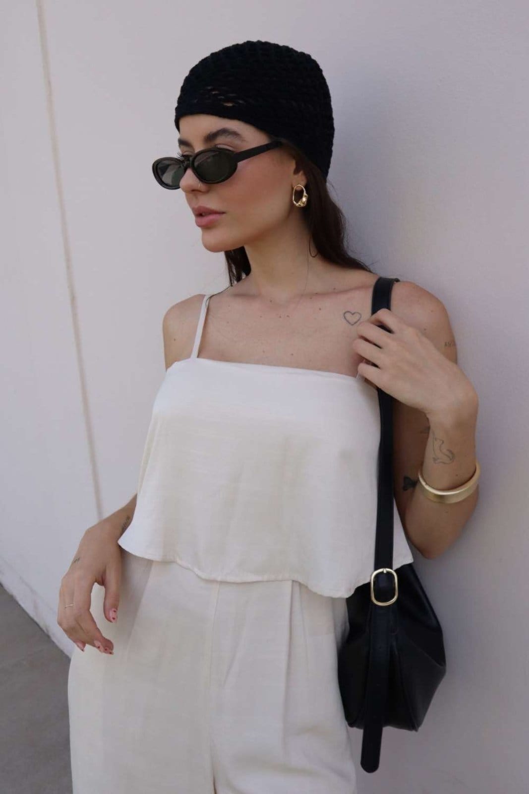 Vista 2 Macacão Vanibele Acetinado Vanibele nude