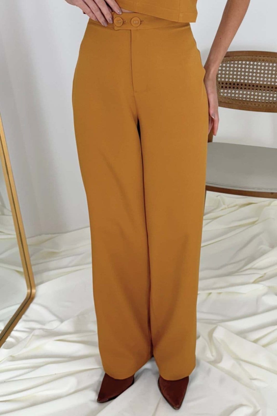 Vista 2 Calça Vanibele Wide Mostarda Vanibele caramelo