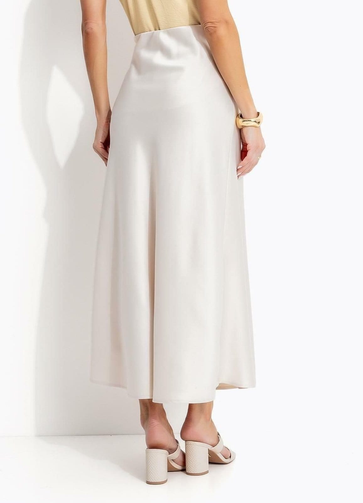 Vista 2 Saia Em Cetim Champagne Quintess bege champagne