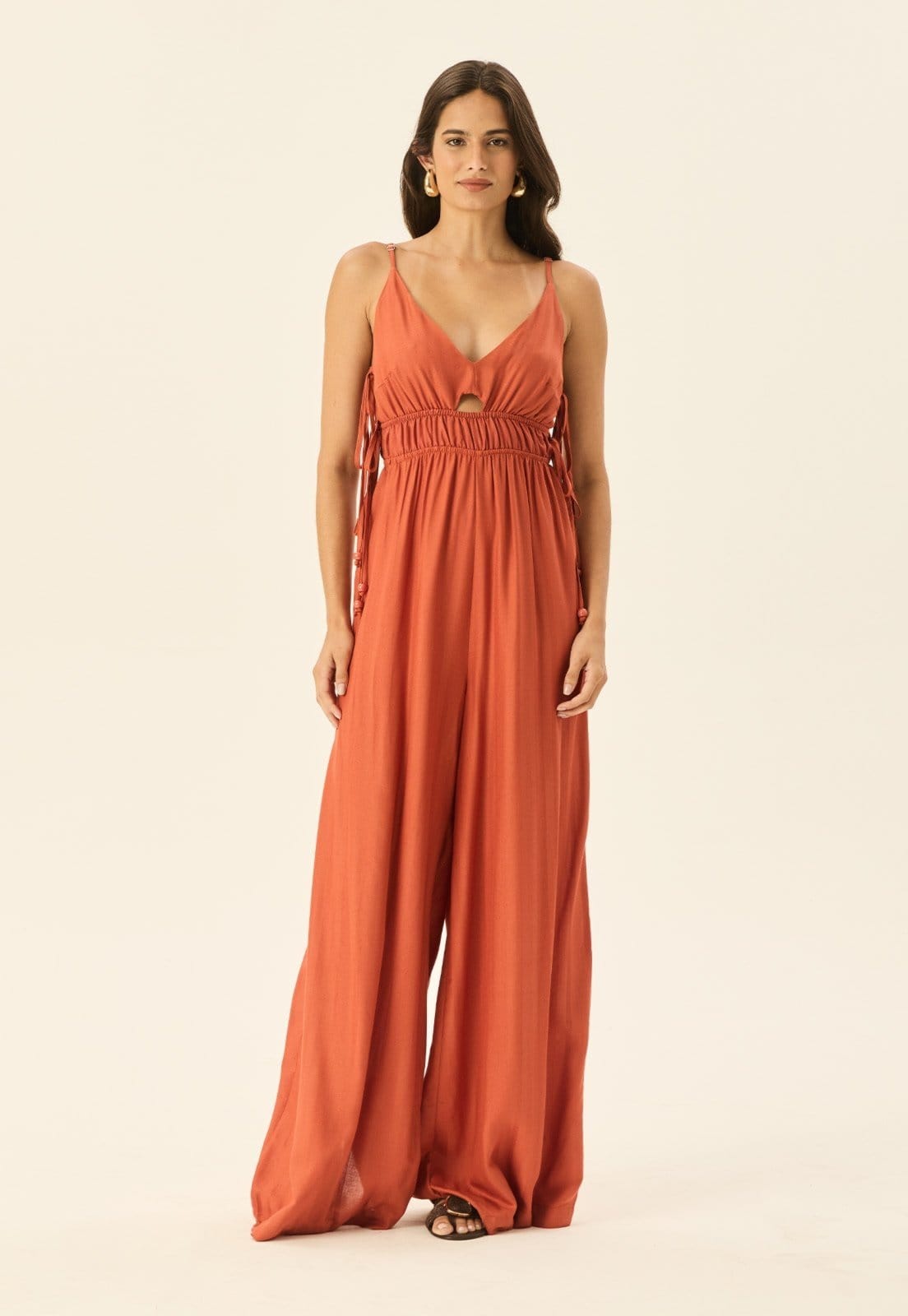 Macacão Decote V Túnel