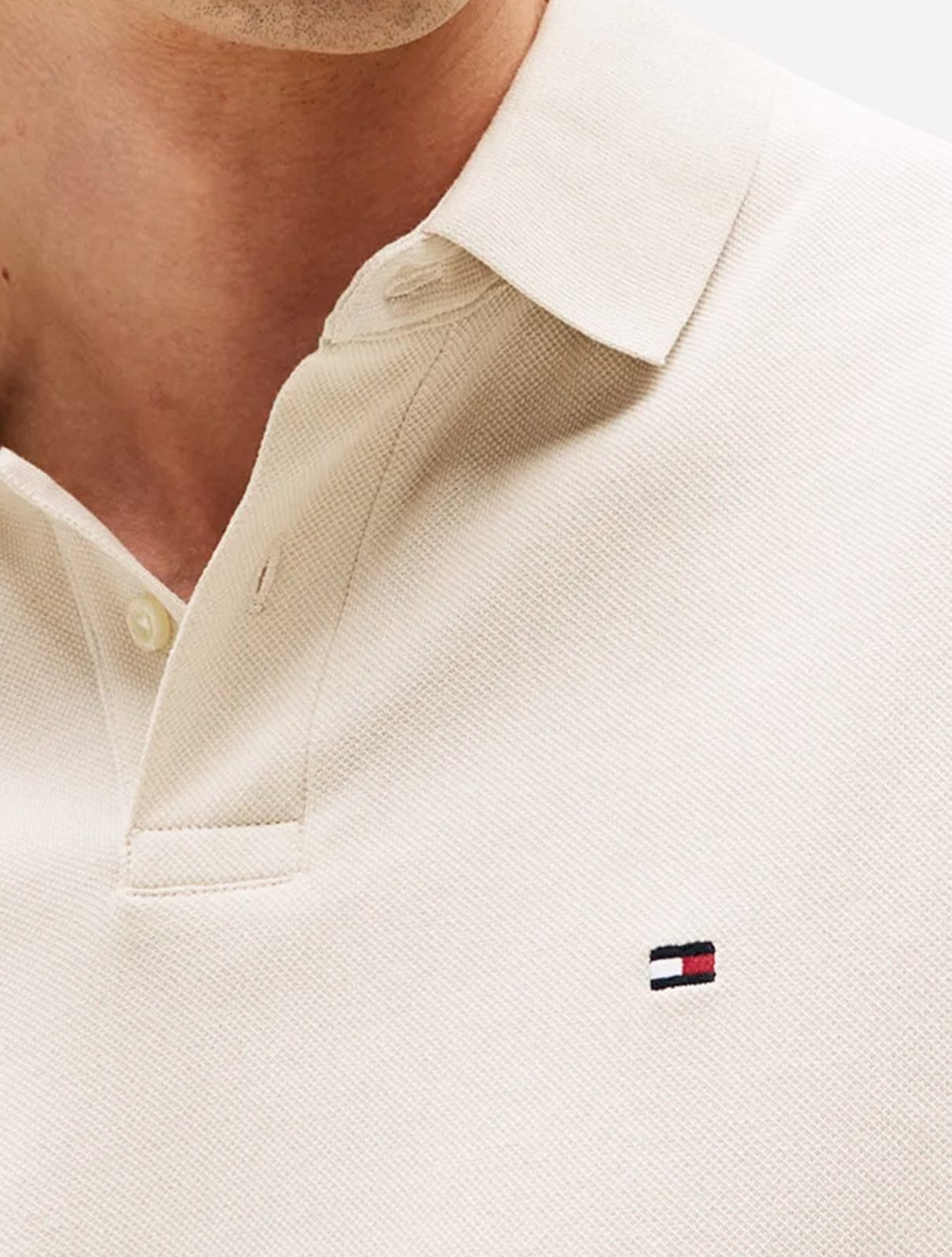 Vista 2 Polo Tommy Hilfiger Masculina Regular Piquet 1985 Off-White Tommy Hilfiger off-white white