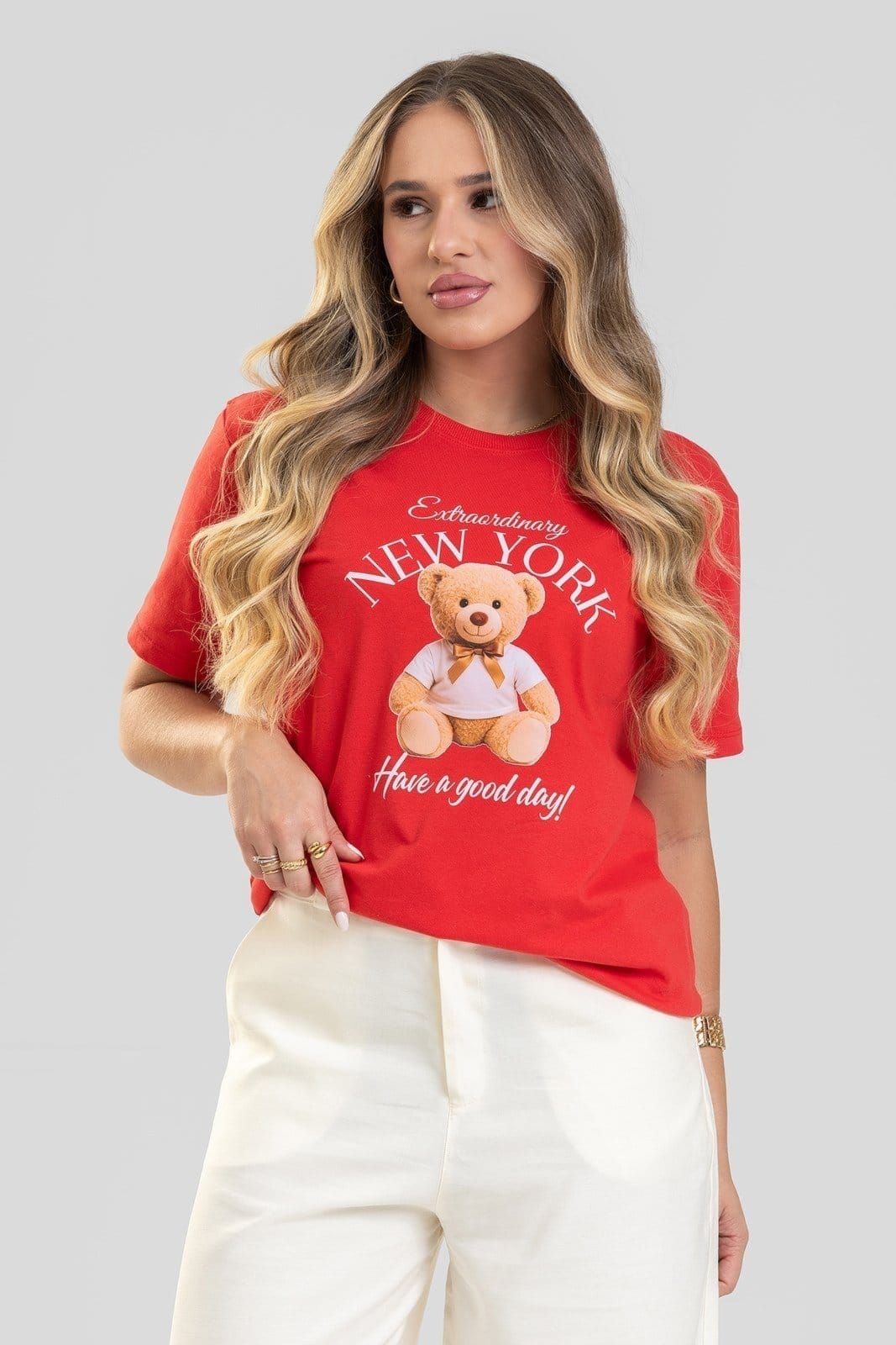 Vista 2 Camiseta Feminina Cianitas Vermelha Estampa Urso Extraordinary Cianitas vermelho