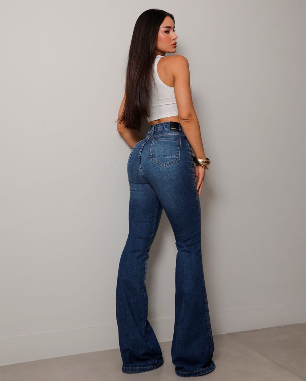 Vista 2 Calça Maxi Flare Feminina 25110 Escura Consciência jeans