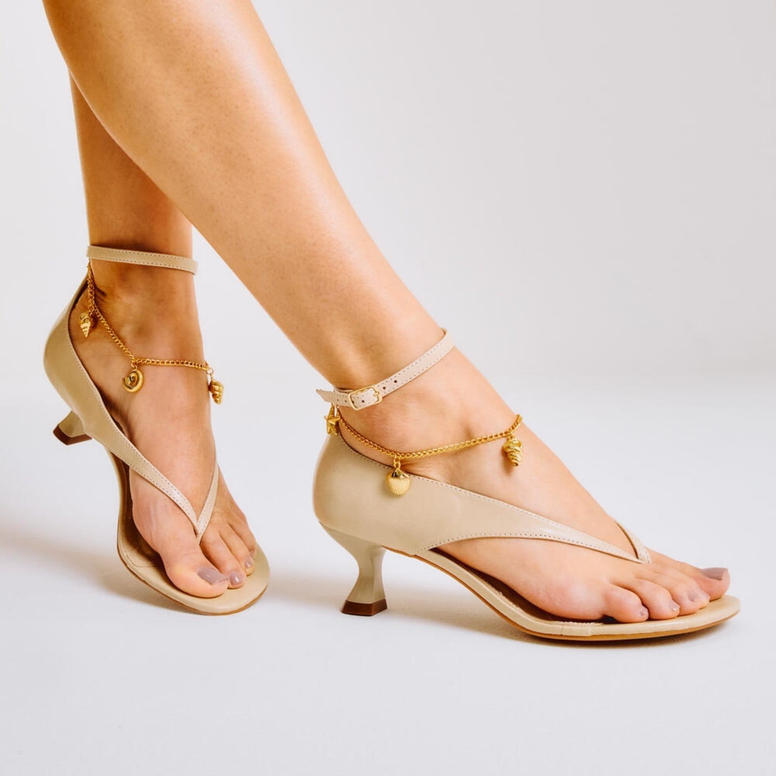 Vista 2 Sandália Couro Salto Baixo Cecconello 2754002-2 Cecconello bege