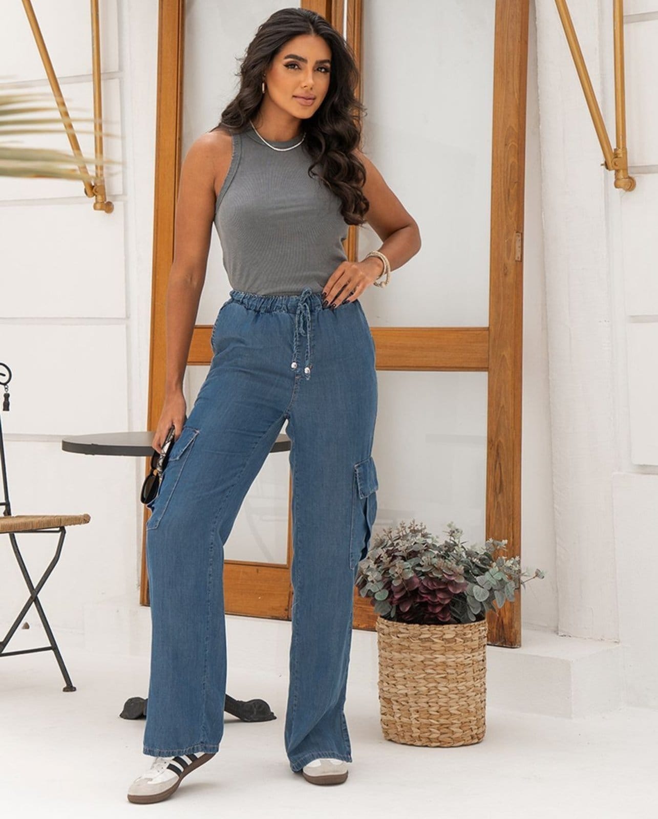 Calça Liocel Wide Leg Cargo Feminina Cintura Alta Abertura Lateral Barra 23420 Média