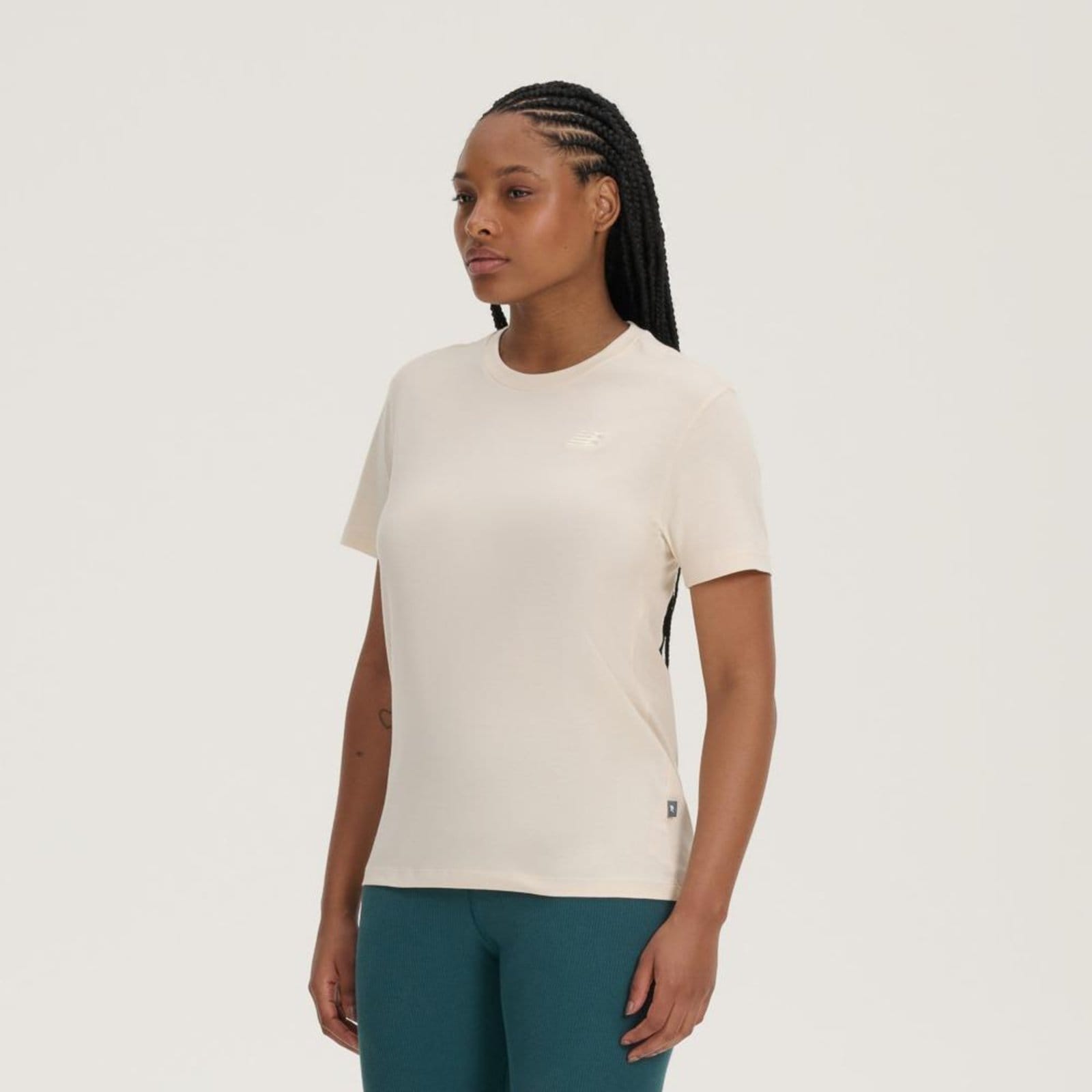 Vista 2 Camiseta Small Logo Feminina New Balance incolor