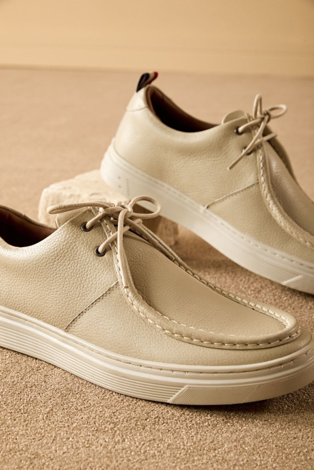 Vista 2 Mocassim Masculino Cacareco Fermi Gelo em Couro Coronello off-white