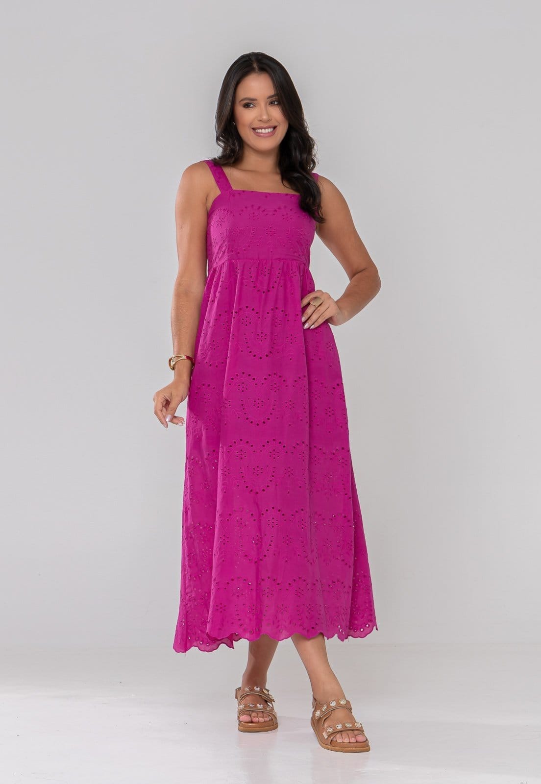 Vista principal Vestido Aura Tuane Laise Bordado Sintonia Fúcsia Aura pink