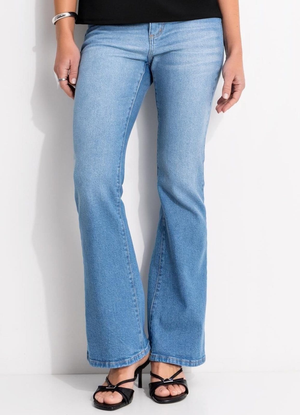 Vista principal Calça Flare Em Jeans Quintess Jeans Claro Quintess azul