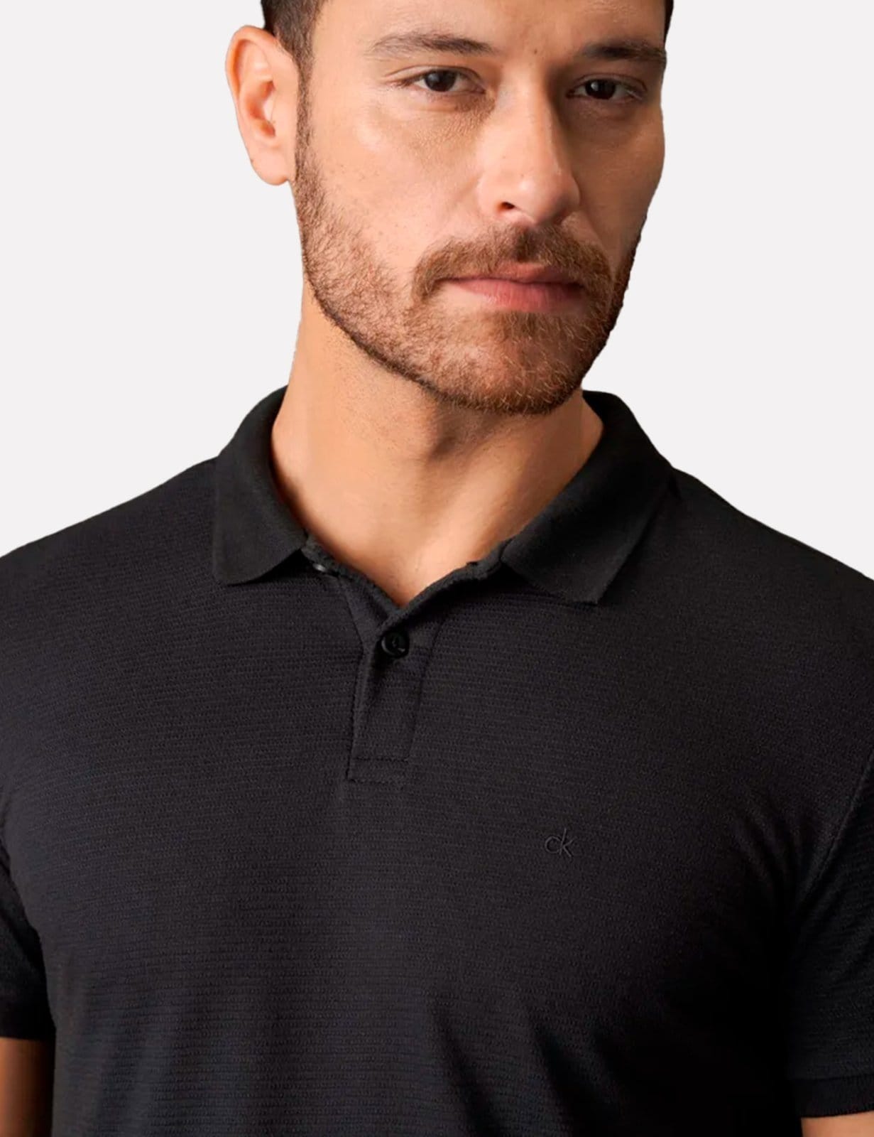 Vista 2 Polo Calvin Klein Masculina Slim Fit Malha Textura Preta Calvin Klein preto