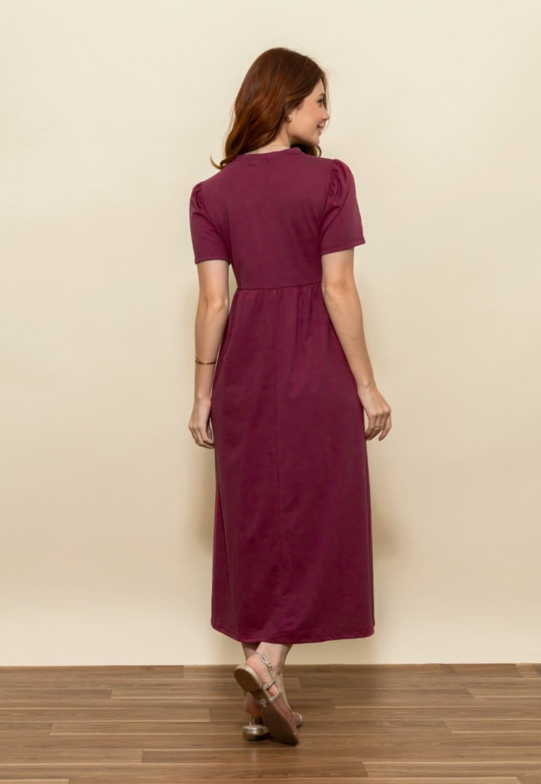 Vista 2 Vestido Audrey Malha Lisa Aura vinho