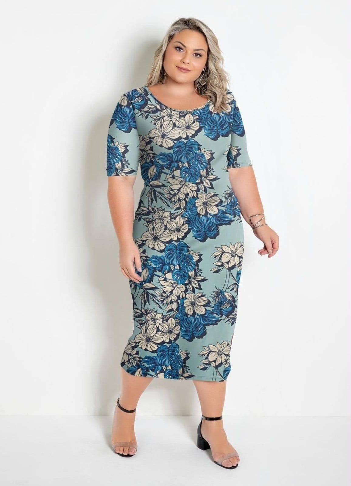 Vista principal Vestido Midi Plus Size Floral Marguerite azul