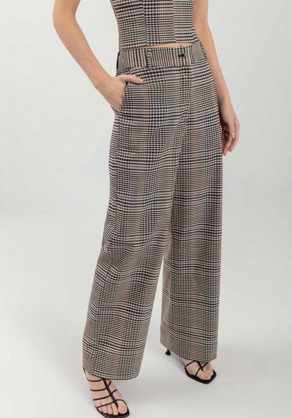 Vista 2 Calça Lez a Lez Reta Xadrez Com Cintura Alta E Bolsos Funcionais Lez a Lez bege