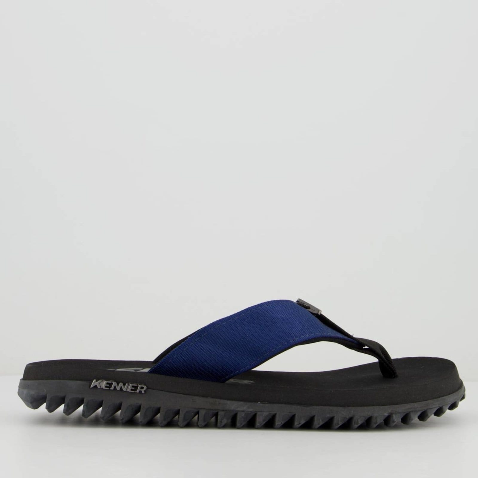 Vista 2 Chinelo Kenner Kivah e Marinho Kenner preto