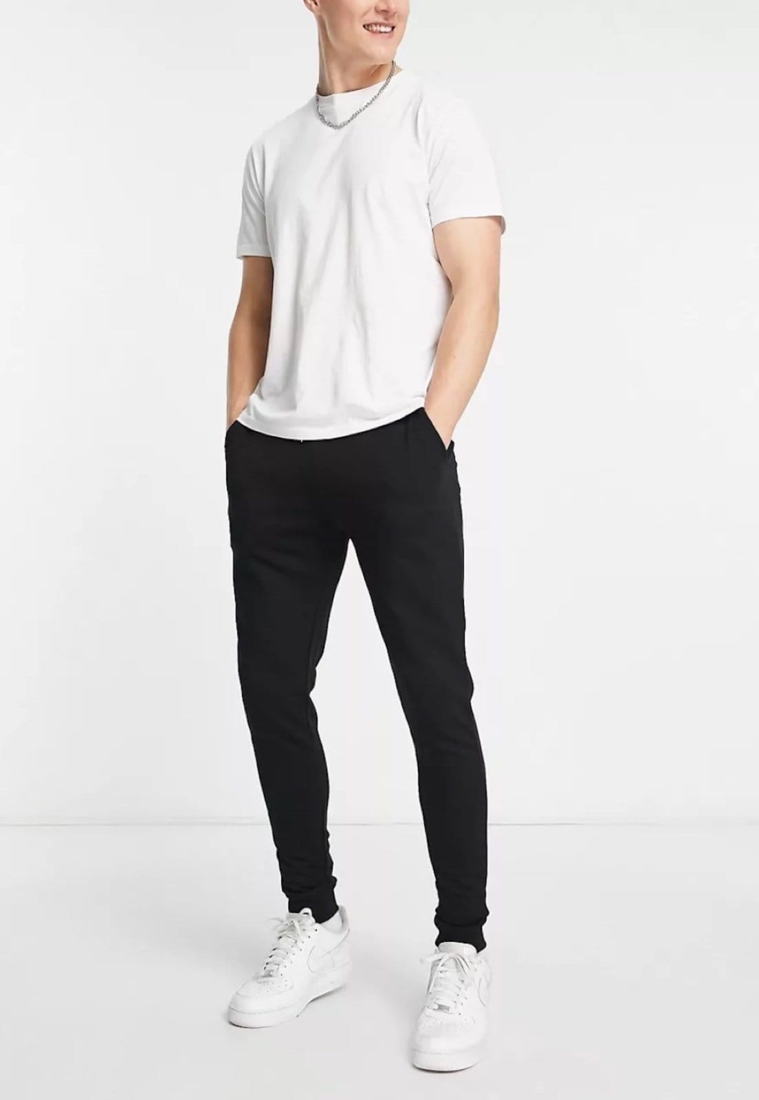 Vista 2 Kit com 2 Calças Rioutlet Moletom Fit Preta e Cinza Claro Rioutlet preto