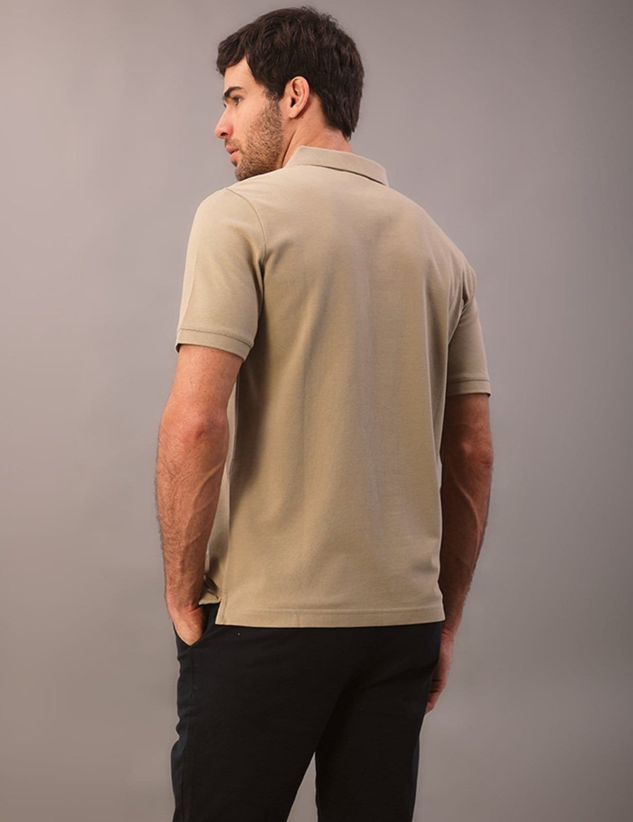 Vista principal Polo Masculina Slim Piquet Calvin Klein - Caqui Claro CKS Premium Label cáqui caqui