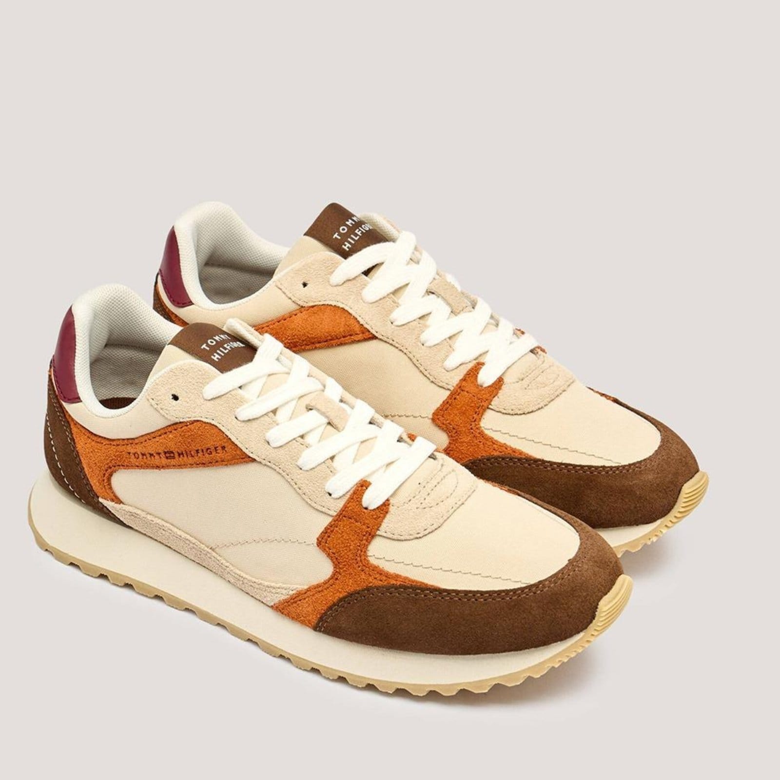 Vista 2 Tênis Tommy Hilfiger New Runner EVA Mix Classic Beige/Brown Tommy Hilfiger bege beige