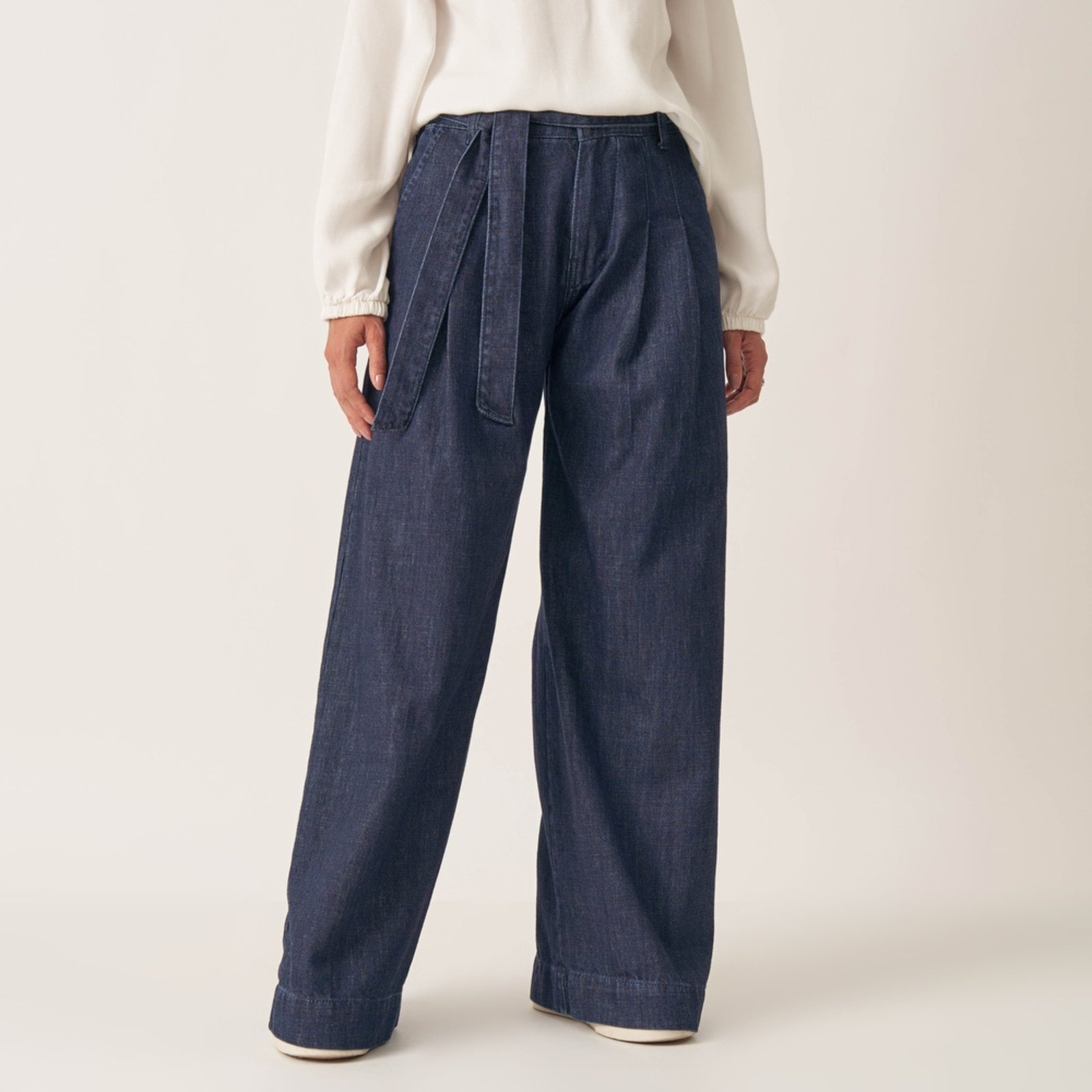 Imagem principal Calça Jeans Wide Cintura Alta Elástico Atrás E Pregas Bloom azul marinho