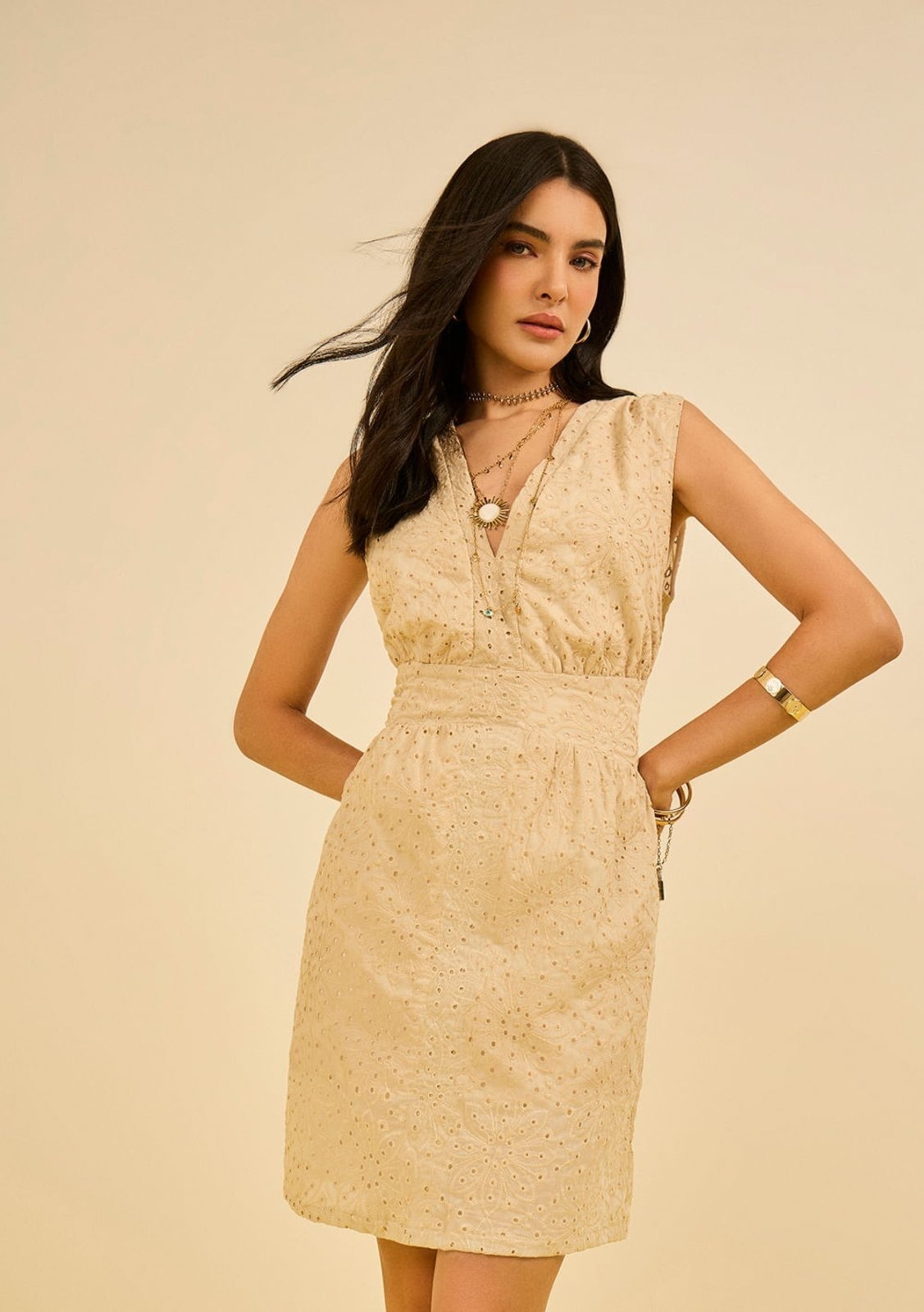 Imagem principal Vestido Zinco Ajustado Decote V Sem Manga Midi Zinco amarelo