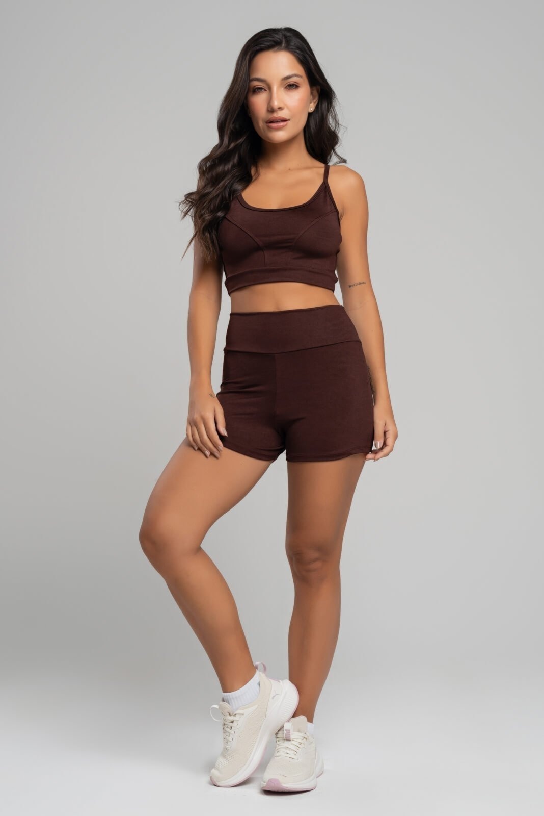 Imagem principal Conjunto Fitness Vicbela Short Curto + Top Alcinha Suplex Feminino Moda Fitness Academia de Treino Vicbela bronze/café/castanho/marrom