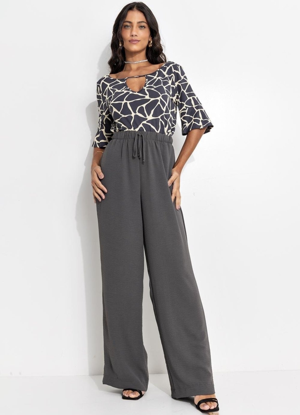 Imagem principal Calça Feminina Pijama Chumbo Em Crepe Plano Quintess cinza