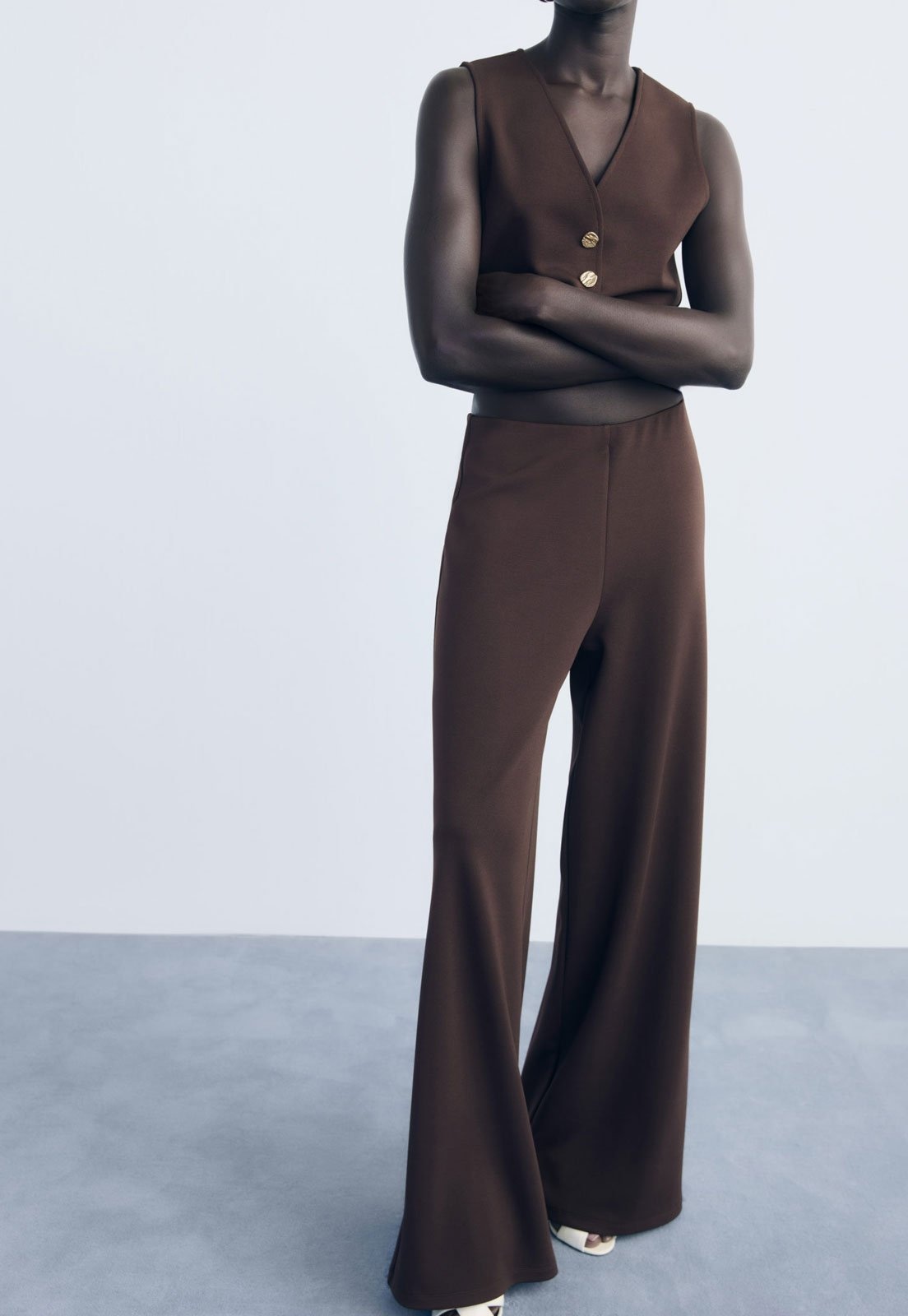 Imagem principal Calça Feminina Mango Salve Mango marrom