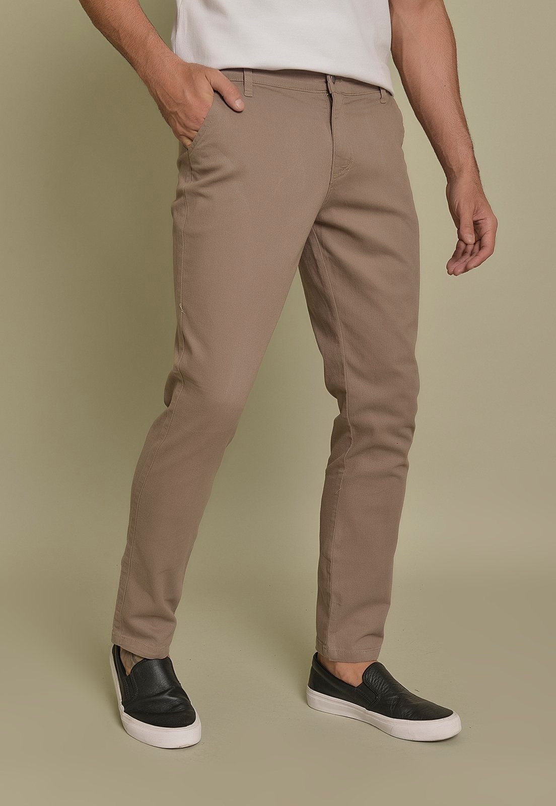 Imagem principal Calça Sport Fino Sarja Lemier Collection com Bolso-Faca Color Caqui Masculino Lemier Jeans cáqui/marrom caqui