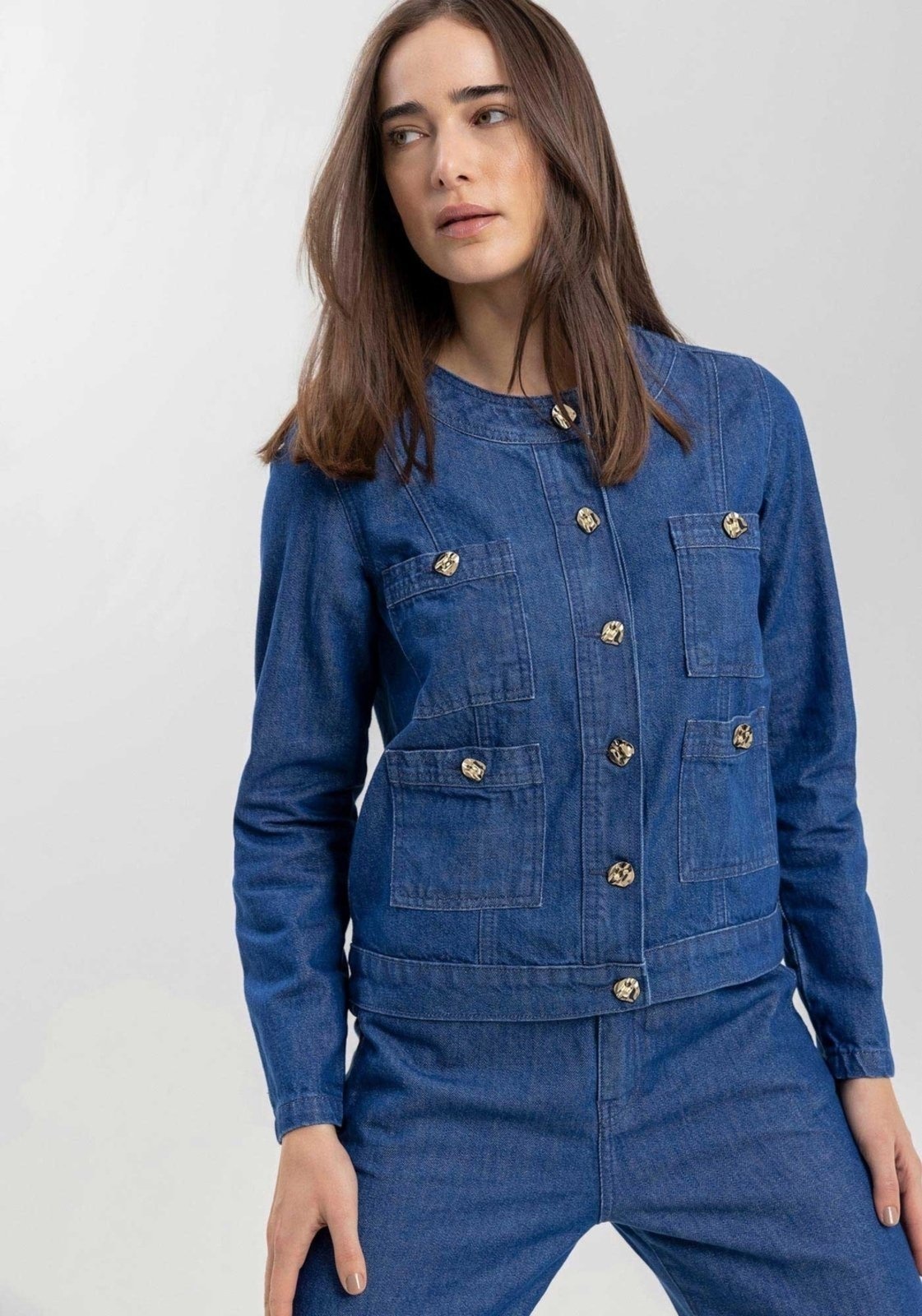 Imagem principal Jaqueta Jeans Sem Gola Com Bolsos E Botões Frontais Lez a Lez poás