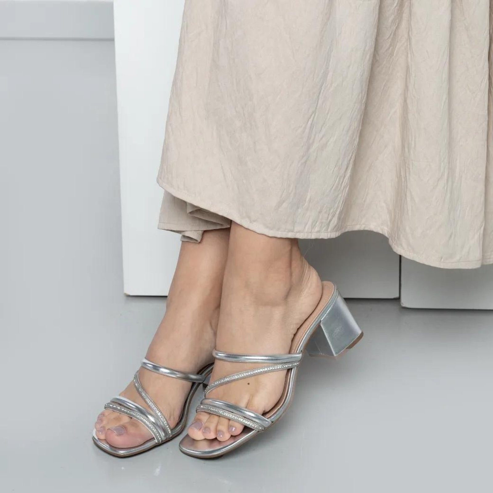 Imagem principal Tamanco M Shuz Brilho Casual Feminino M Shuz prata