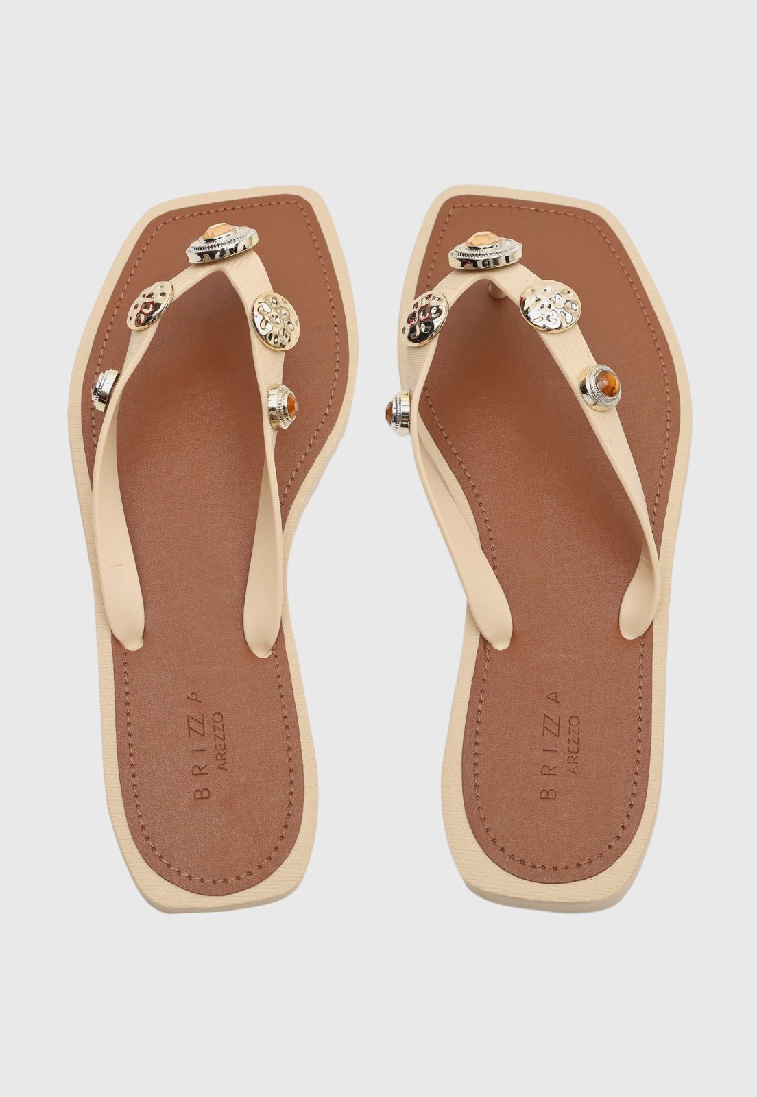 Imagem principal Chinelo Feminino Brizza Arezzo Aplicações Metálicas Brizza Arezzo bege
