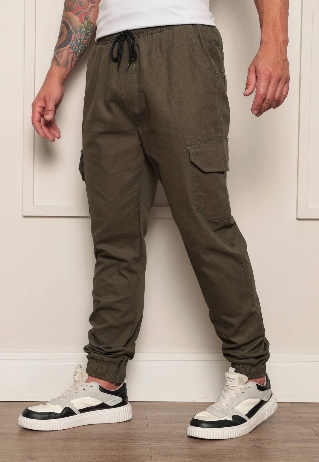 Imagem principal Calça Jogger Masculina Ethereal Jeans com Bolso Cargo Confortável Com Punho Verde Ethereal Jeans verde militar
