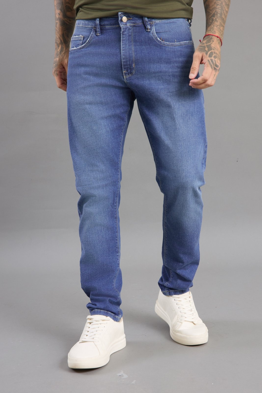 Imagem principal Calça Jeans Masculina Slim Arqueada Lavagem Média Dialogo Dialogo Jeans azul
