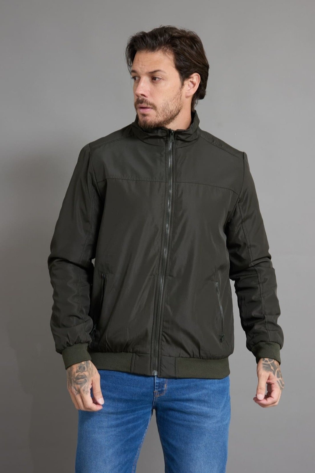 Imagem principal Jaqueta Bomber Masculina com Recortes Dialogo Jeans Dialogo Jeans verde