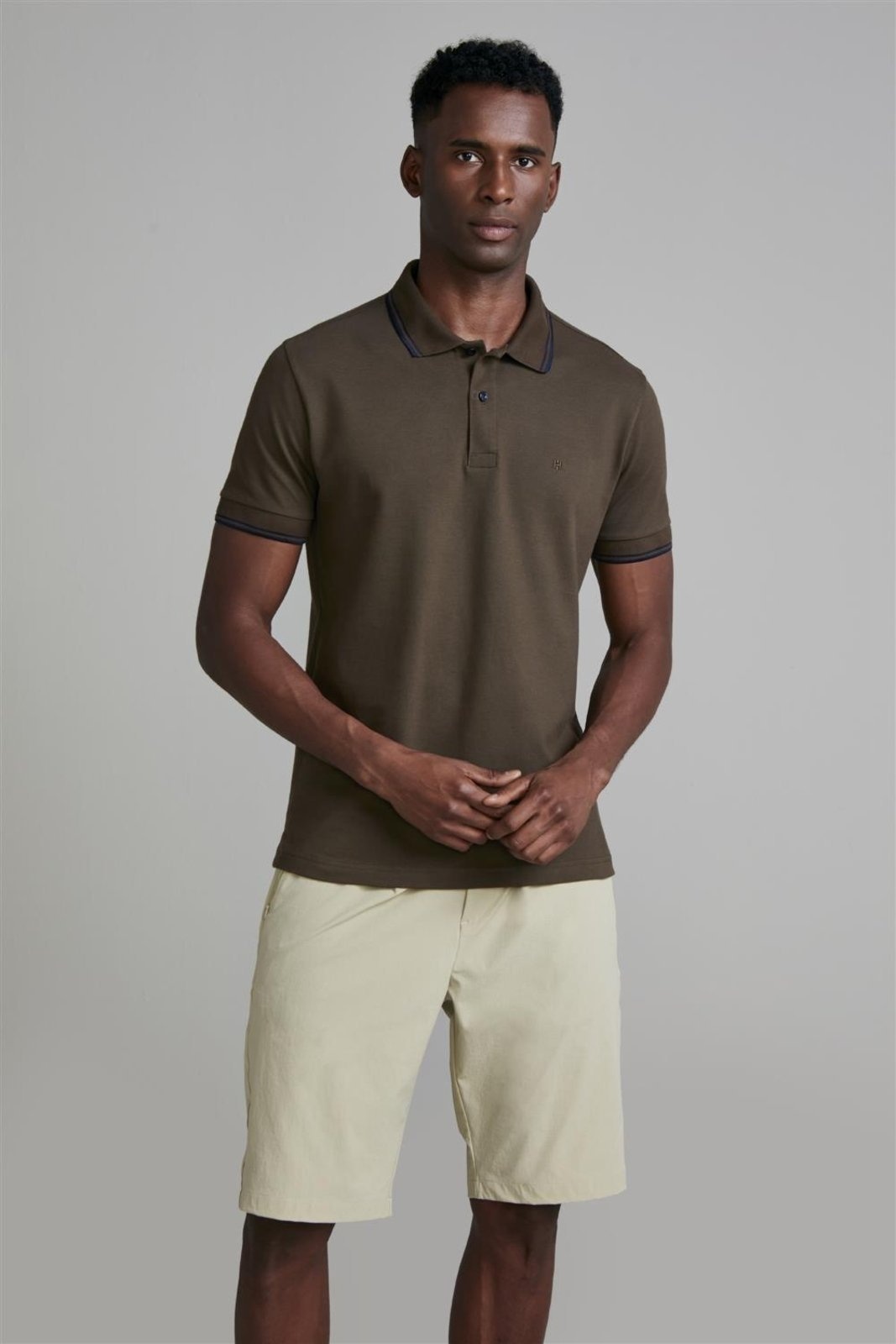 Imagem principal HIGHSTIL Polo Manga Curta Piquet Básica Slim Fit Azeitona HIGHSTIL verde