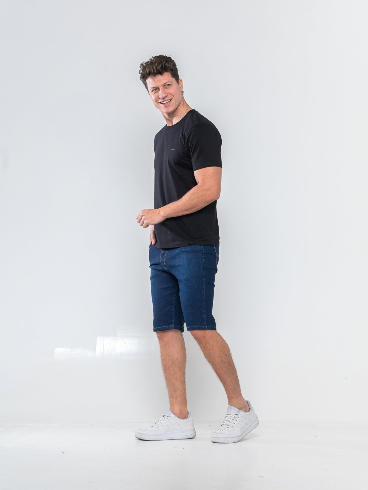 Imagem principal Bermuda Jeans Masculina 5 Estilos Escura Básica e Confortável Para o dia a Dia 5 ESTILOS azul