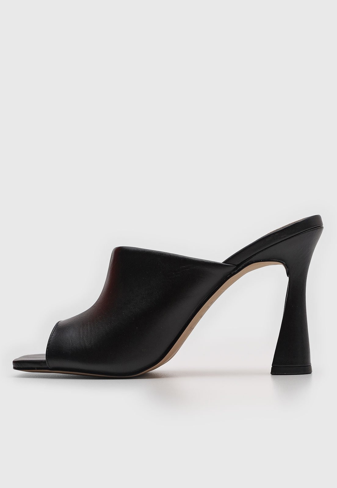 Imagem principal Sandália Feminina Luiza Barcelos Salto Médio Bico Quadrado Preta Luiza Barcelos preto