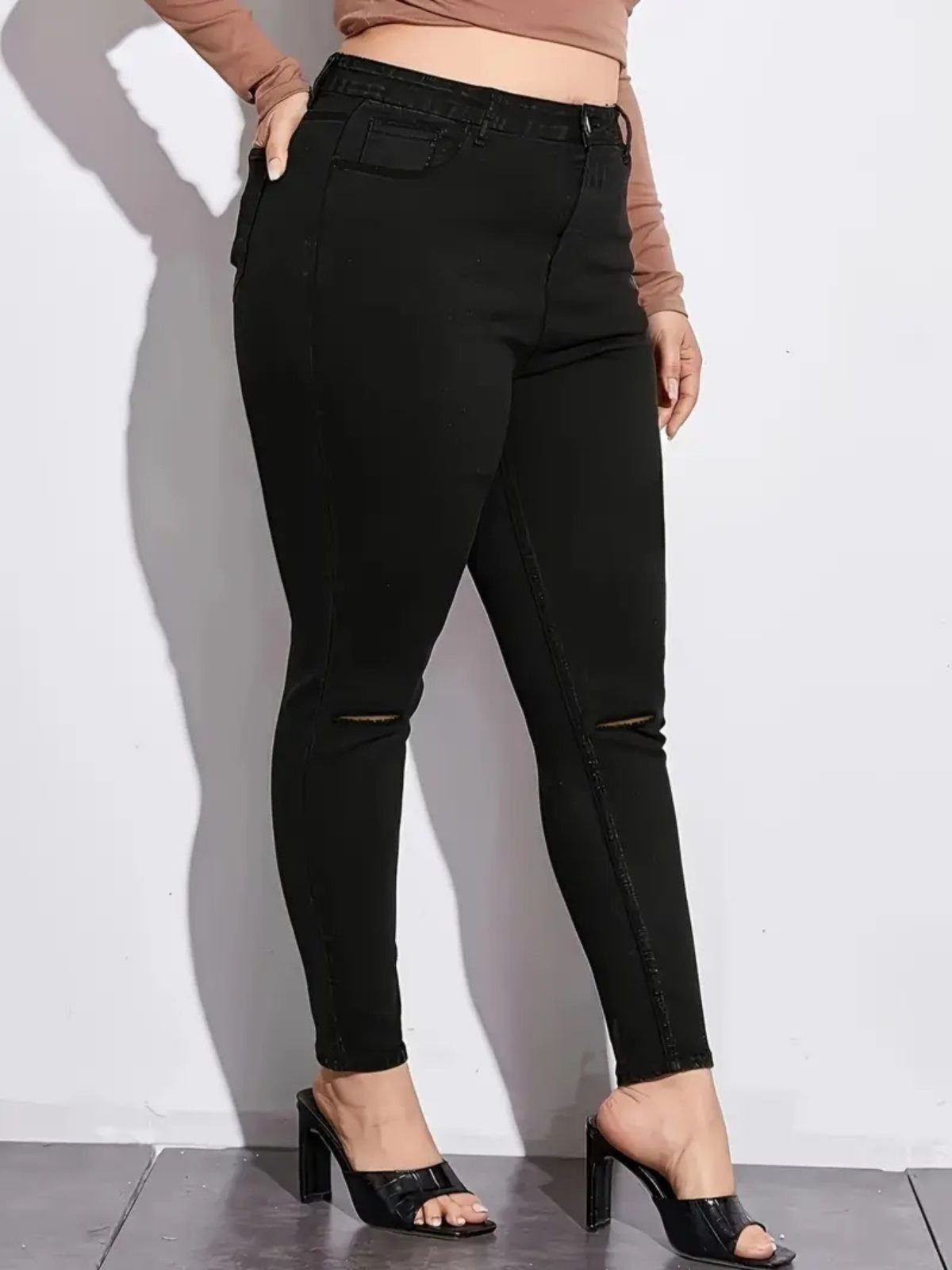 Imagem principal Calça Jeans Plus Size Feminina Safira Moda Rasgada Preta Safira Moda preto