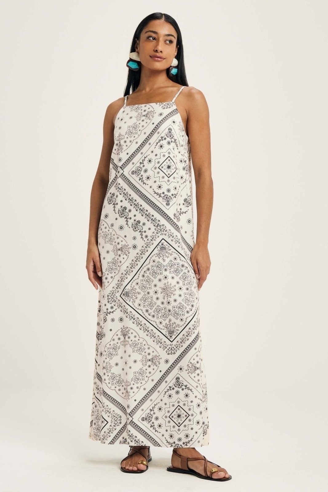 Imagem principal Vestido Feminino Midi Longo Estampado Marialícia Marialícia bege