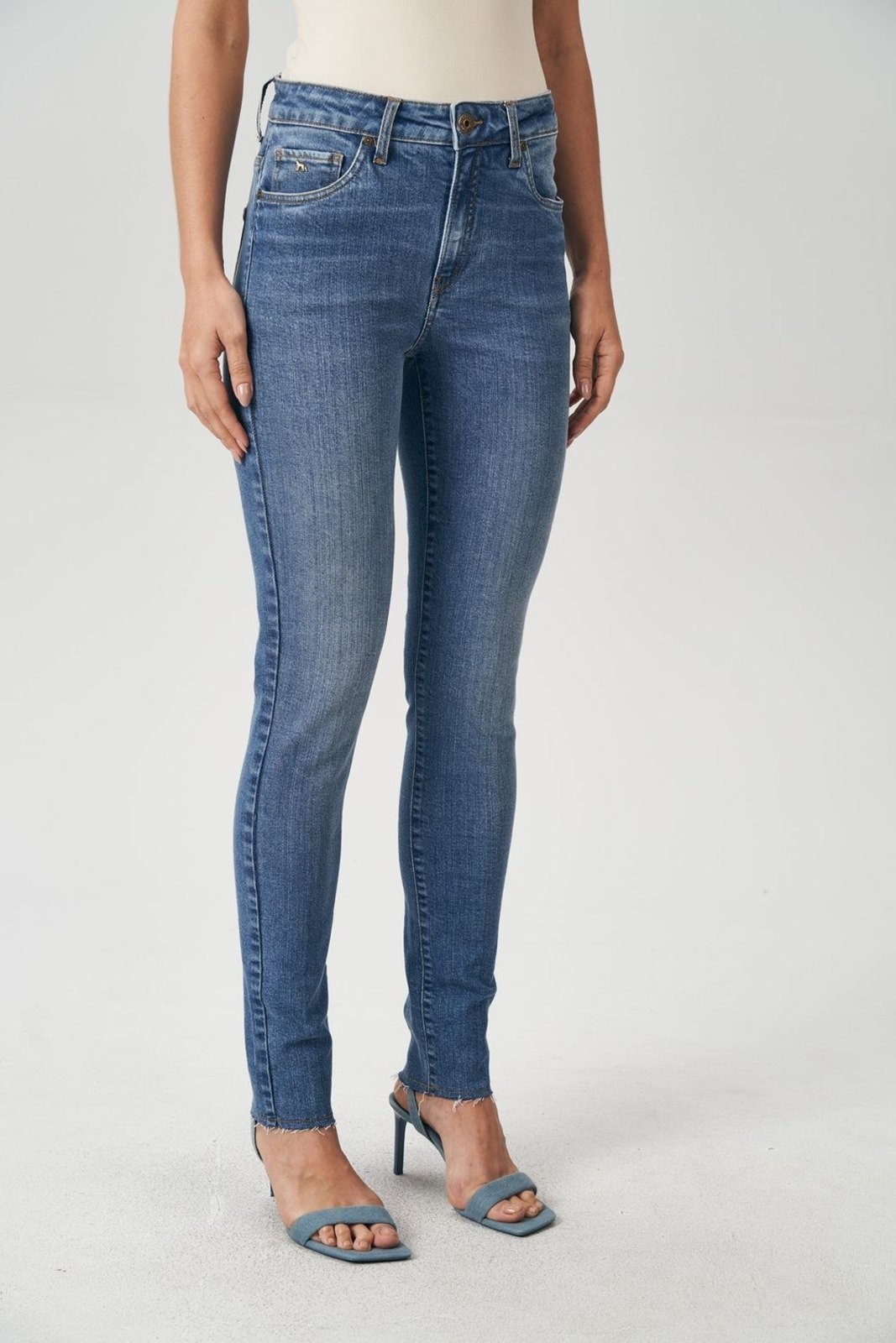 Imagem principal Calça Skinny Barra Fio Feminina Acostamento ACT FEMININO jeans
