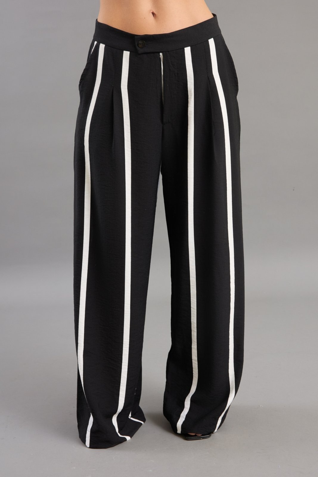 Imagem principal Calça Pantalona Preta Listrada com Short Interno Lemier Collection LEMIER preto