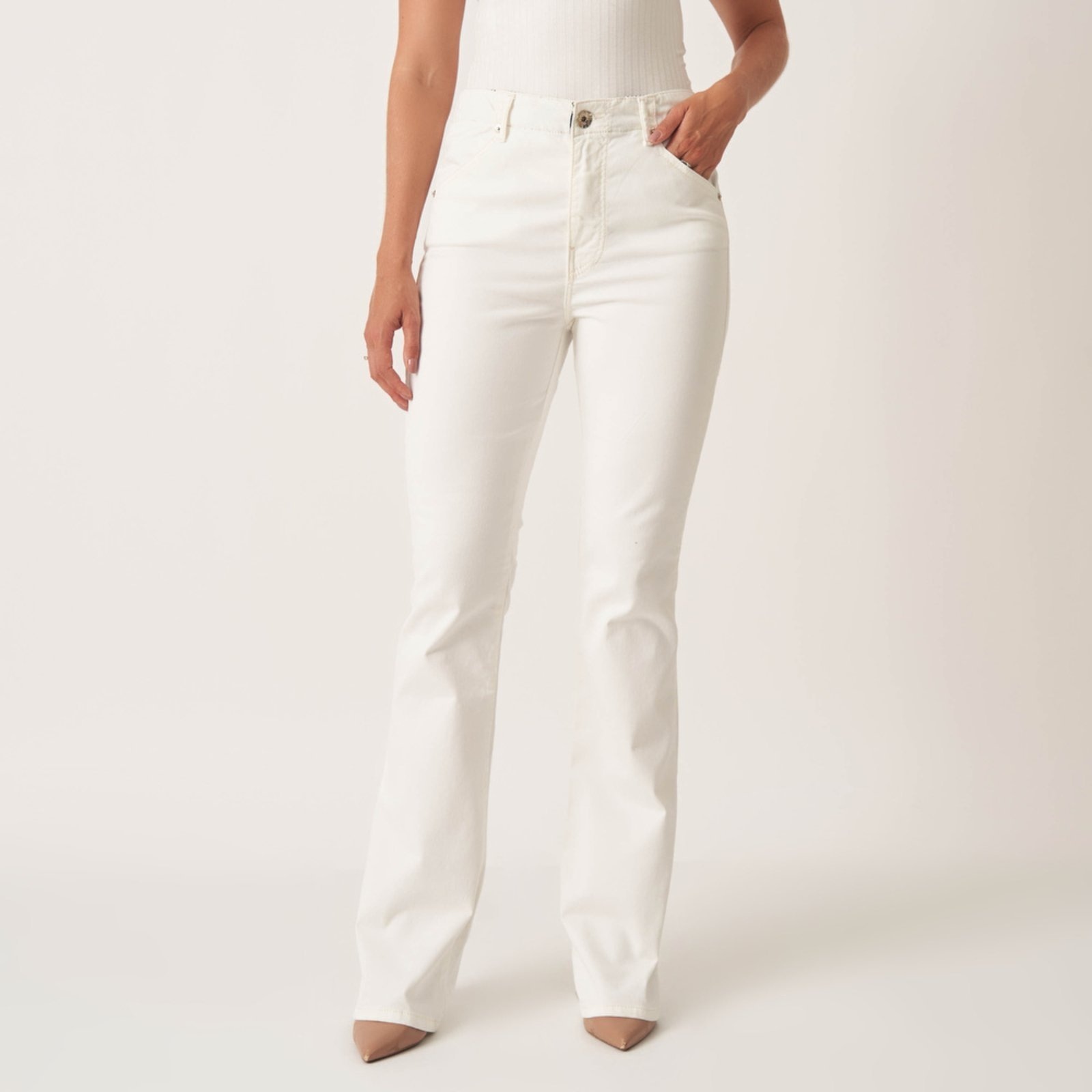 Imagem principal Calça Jeans Confort Flare Cintura Alta Cós Revel Listras Bloom nude