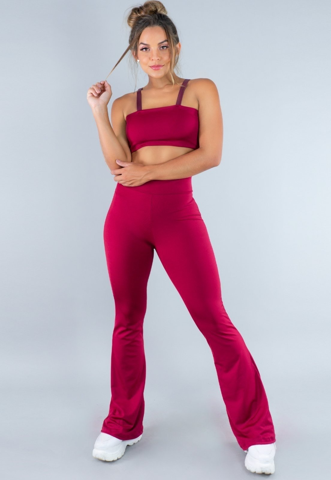 Imagem principal Conjunto MVB Modas Calça Flare Feminina e Top Faixa com Alça Suplex Liso Mvb Modas vinho