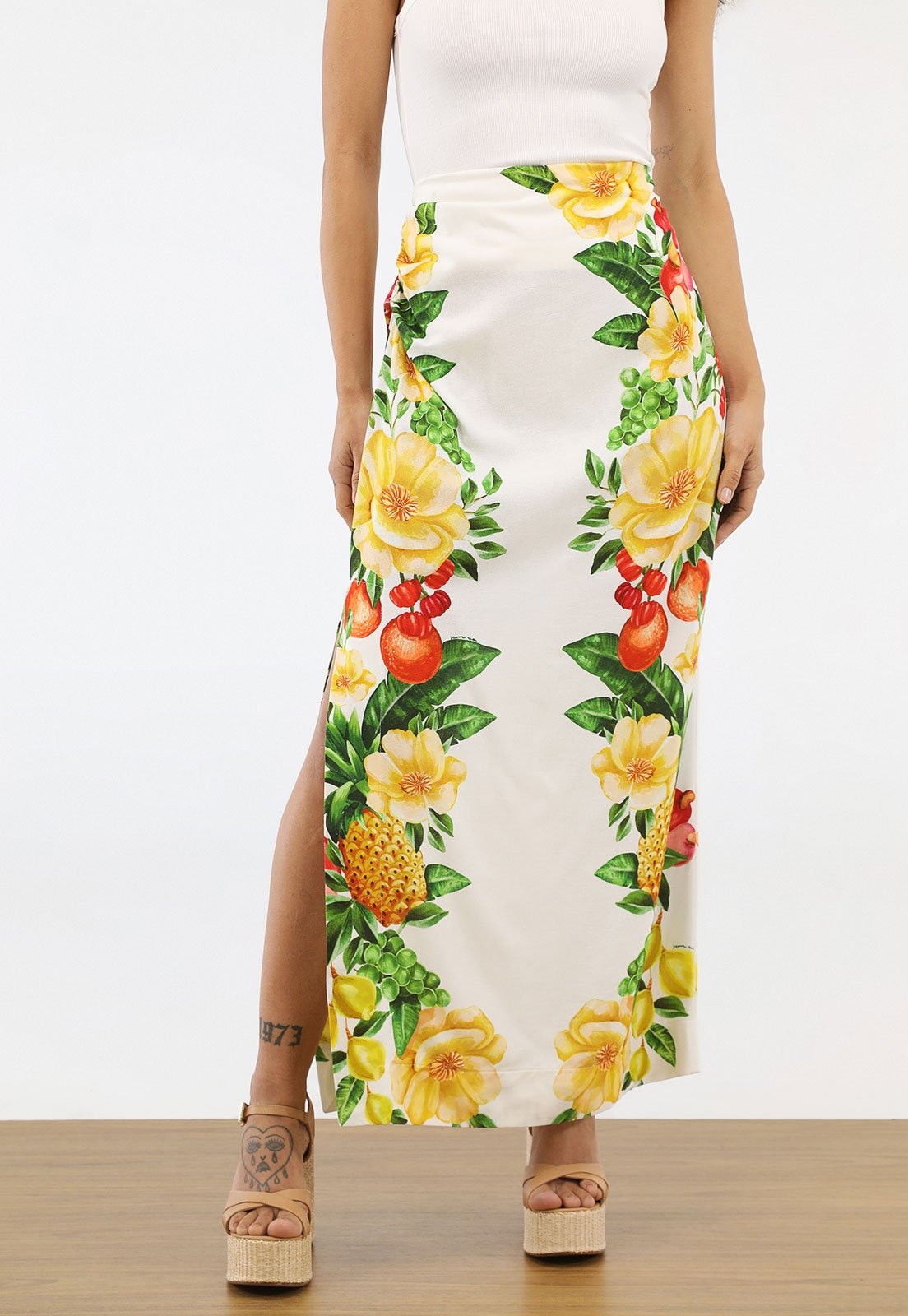 Imagem principal Saia Feminina FARM Estampa Tropical Longa Branca FARM branco