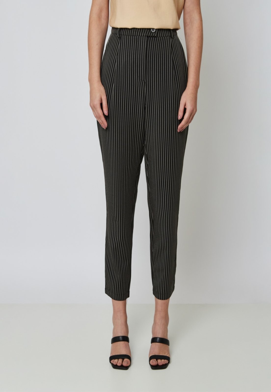 Imagem principal Calça Risca de Giz Cigarrete Alfaiataria Miss Joy 8037 Feminino MISS BY JOY listrado/preto