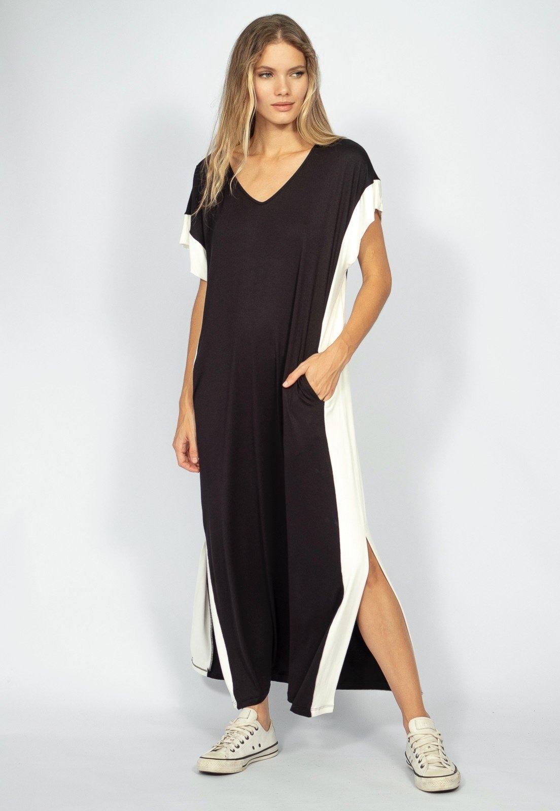 Imagem principal Vestido Bicolor Nheengatu Malha e o Amazonia Vital branco/multicolorido/preto