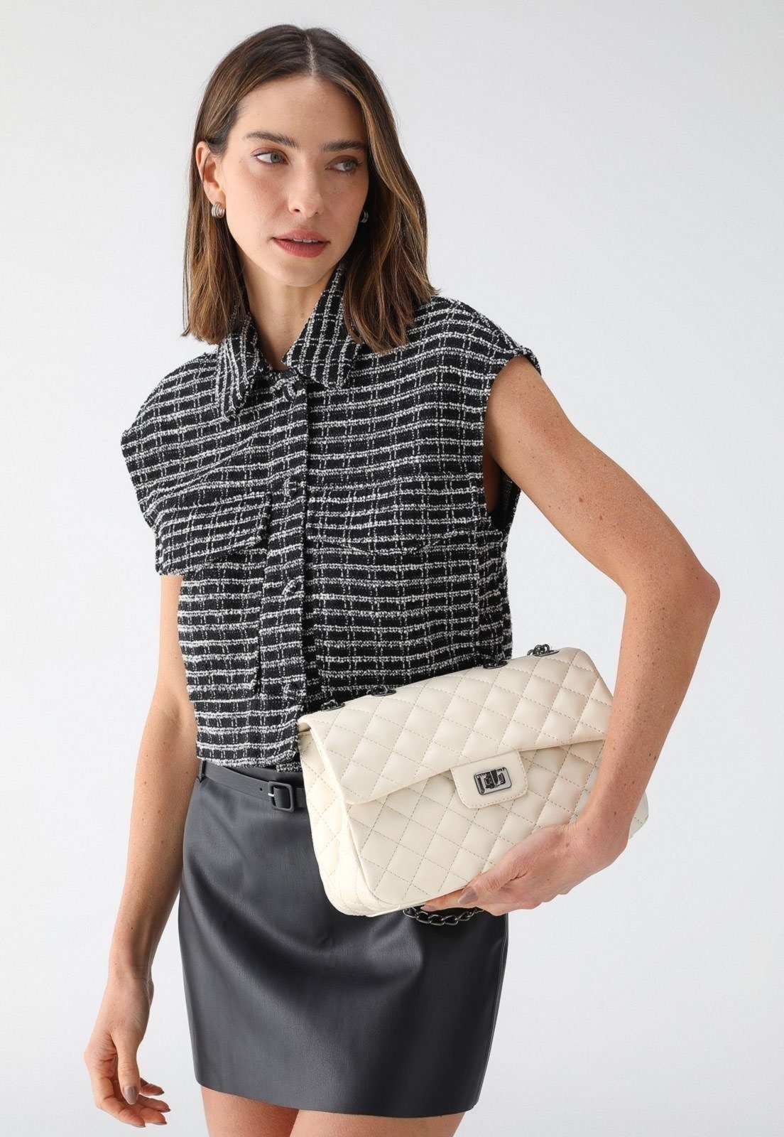 Imagem principal Bolsa Feminina Maria Milão Corrente Matelassê Off-White Maria Milão bege/branco white