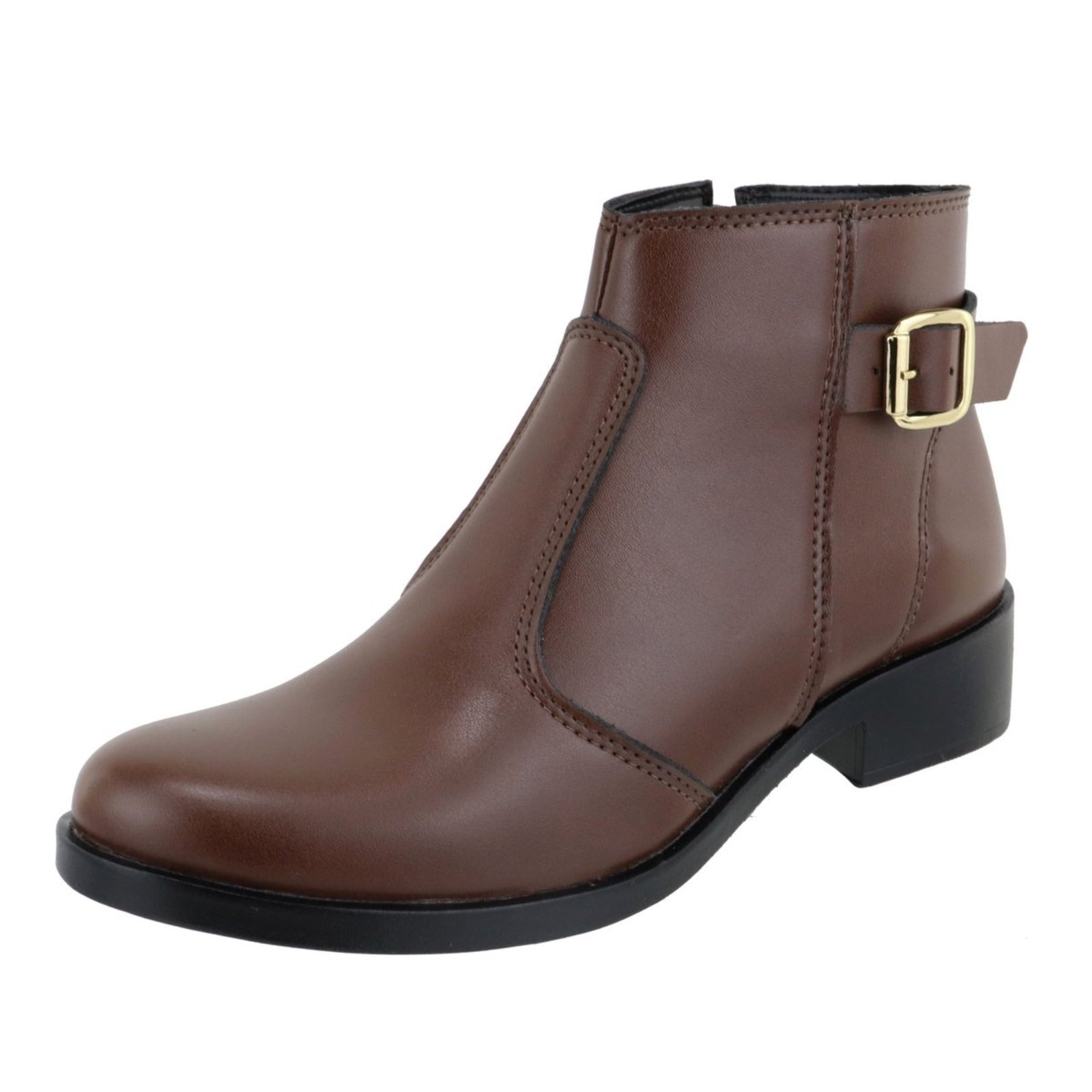 Imagem principal Bota Feminina Paula B Cano Curto Com Detalhe Em Fivela Chocolate PAULA B marrom